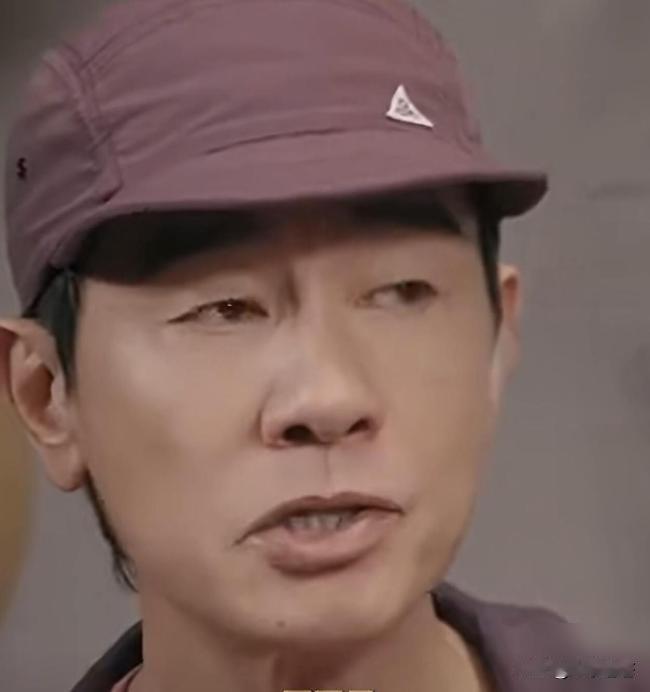陈小春说出了多少中年人的心里话？"不敢退"三个字太真实了59岁的陈小春不敢退休