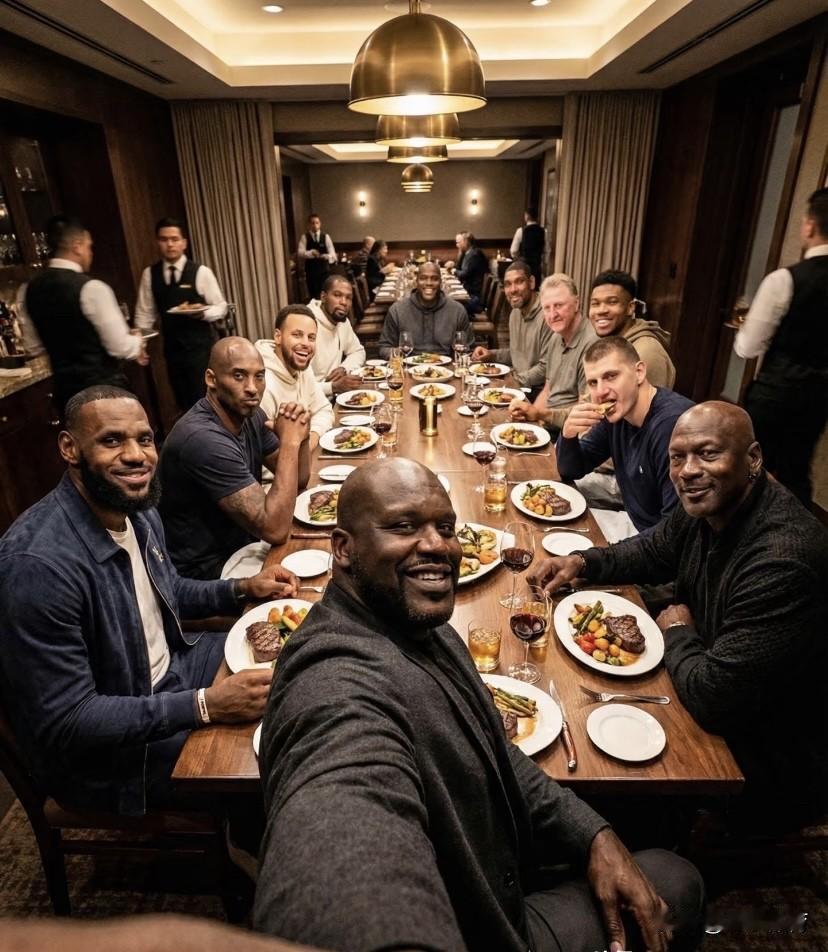 约基奇和字母哥，正在用一种我们看不懂的方式，重新定义NBA的“统治力”。数据不