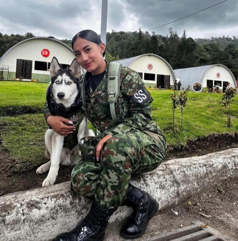 哥伦比亚陆军女兵