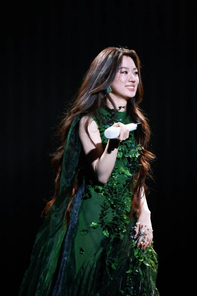 丁太升撕开单依纯遮羞布，流量绑架下的天才危机！家人们，单依纯《李白》侵权