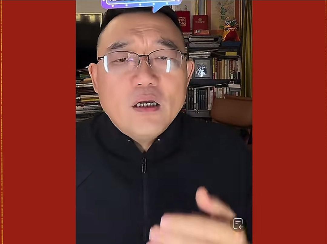 郑好隐晦评价王玥波拿马三立的作品评价学员演出的行为，认为不能拿一个人的巅峰去衡量