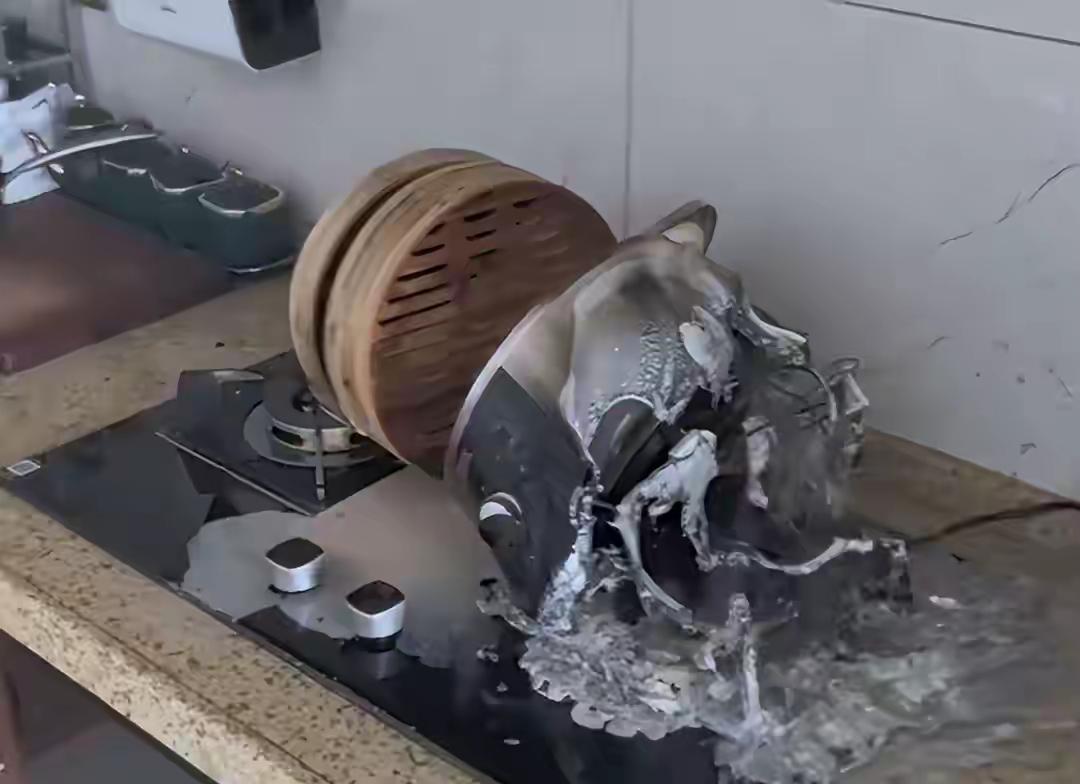 这种事情怎么就上媒体了呢？真不觉得丢人？讲江苏镇江的某小女生，早上睡醒准备做