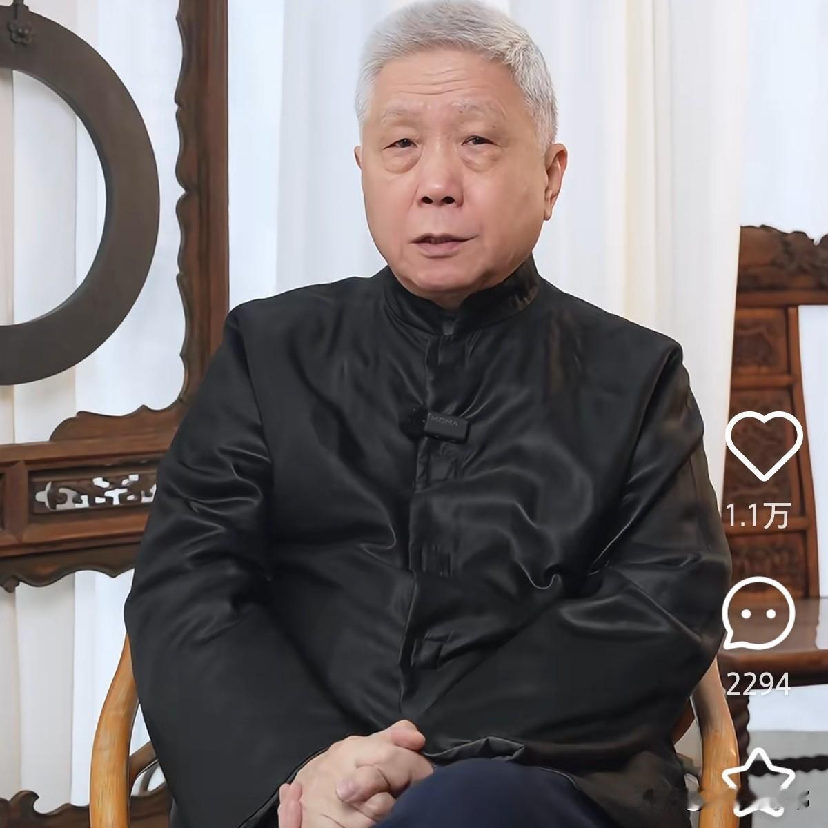 “京城第一收藏家”马爷说，他在文物商店买过很多东西，一向都是实名买的。可