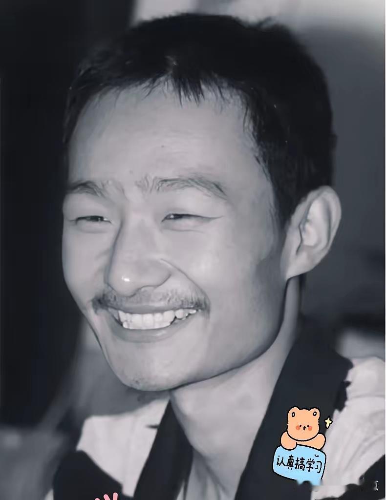 2004年，山东出了个“749分怪才”，离满分只差1分，全省第一，全国轰动。可