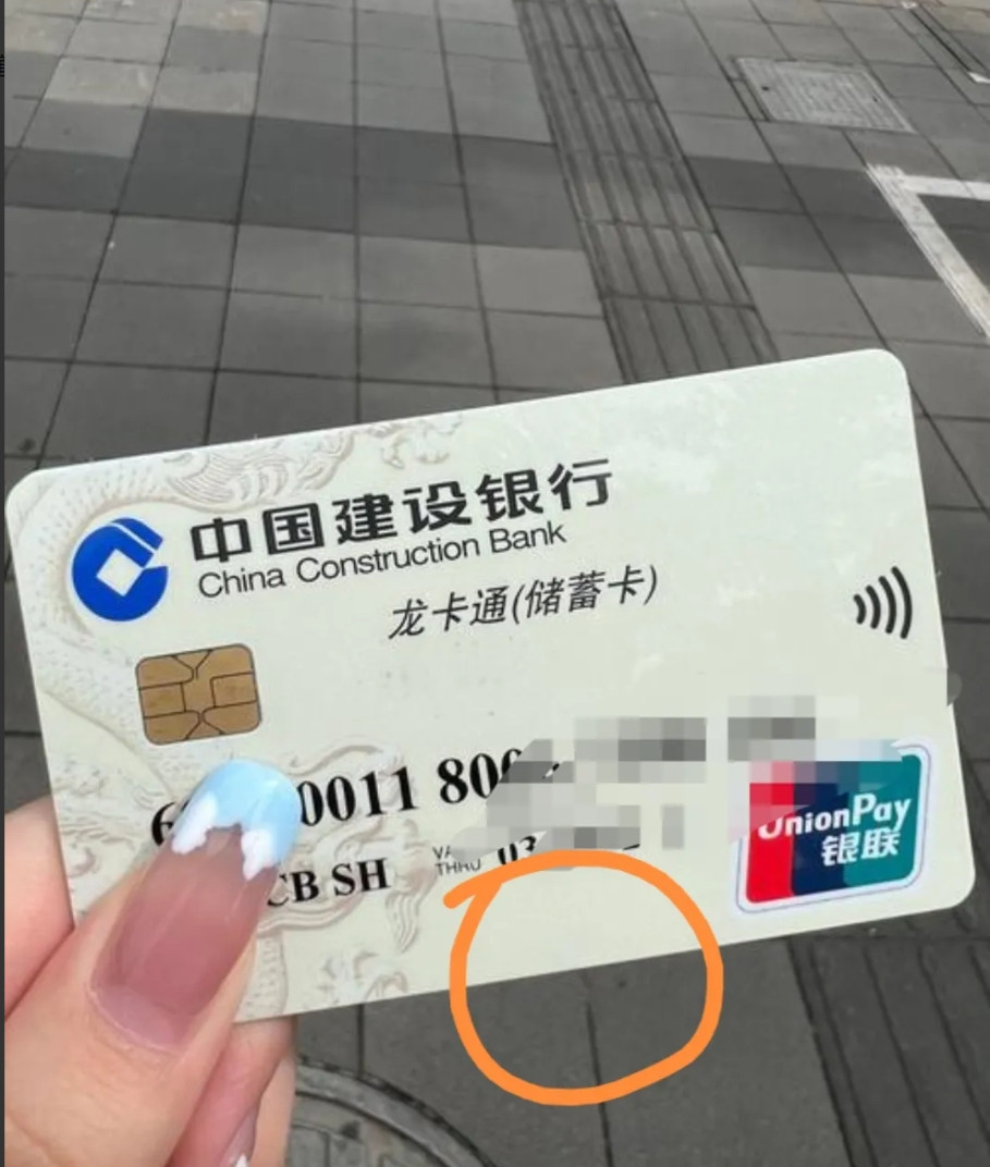 各位过路的家人们，求您们给支个招吧！眼瞅着闺女婚期将近，我这当妈的心却像被架在炭