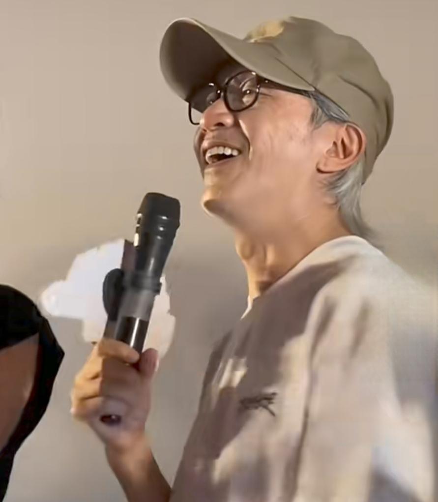 目前，还有票房号召力的导演不多了，周星驰是屈指可数的几人之一！《功夫女足》的
