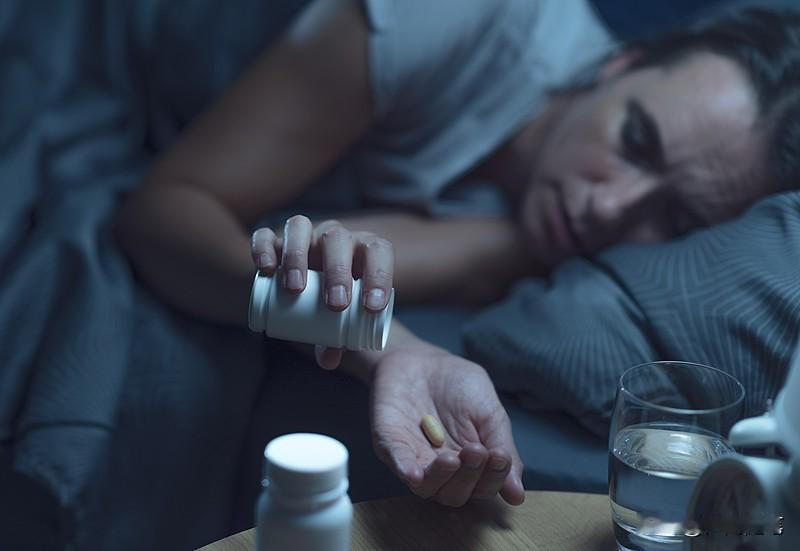 安眠药可不能随便乱吃，更不能长期吃。一般来说，服用安眠药别超过一个月。长期吃问题