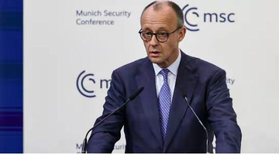 像默茨，包括马克龙这些欧洲的政客，属于典型的端起碗来吃肉，放下碗就骂娘！ 德