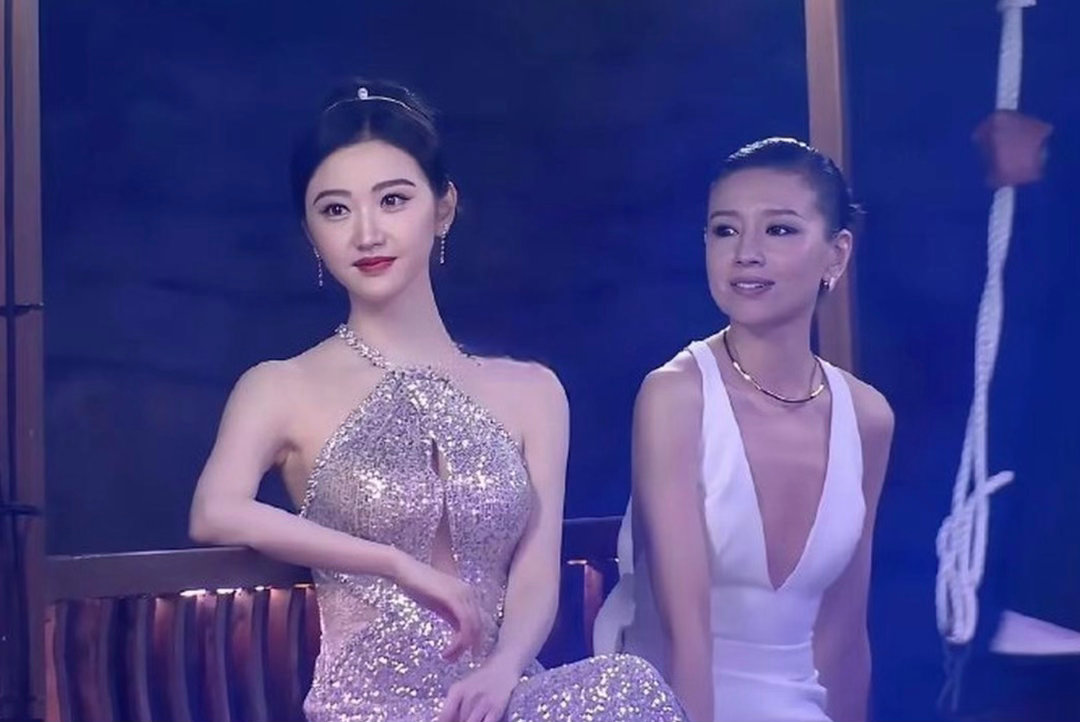 景甜不愧被称为“人间富贵花”，真的同框从来都没输过！