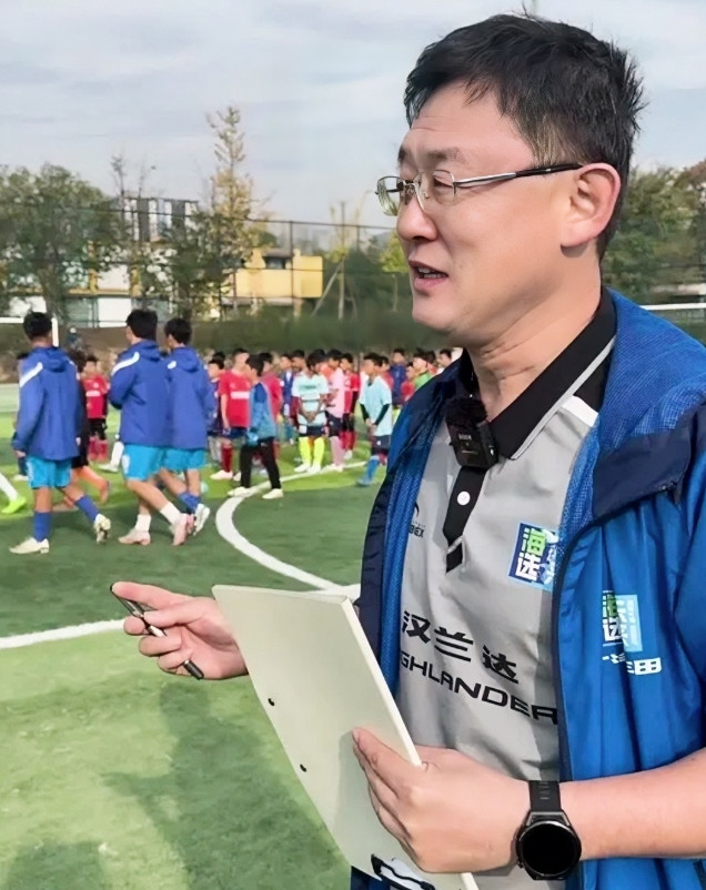 孙继海至今未回应青训风波并非有难言之隐也不是不愿理会，而是为给这孩子留后