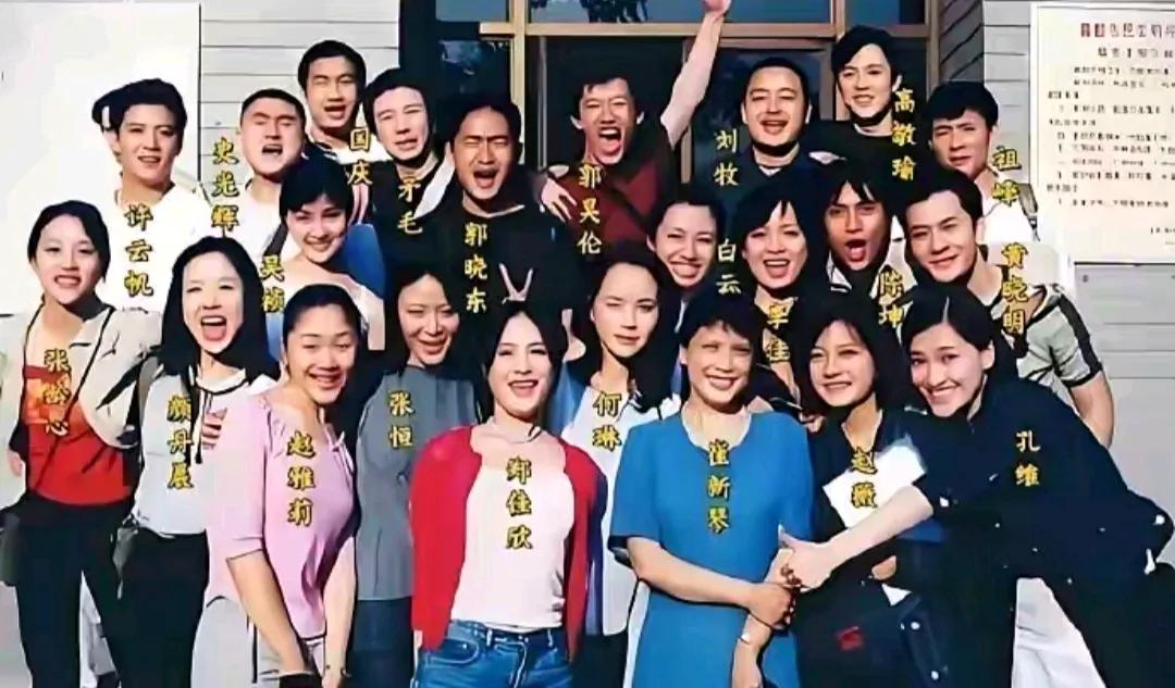 一眼能看到的是谁？这个班级的明星还是挺多的