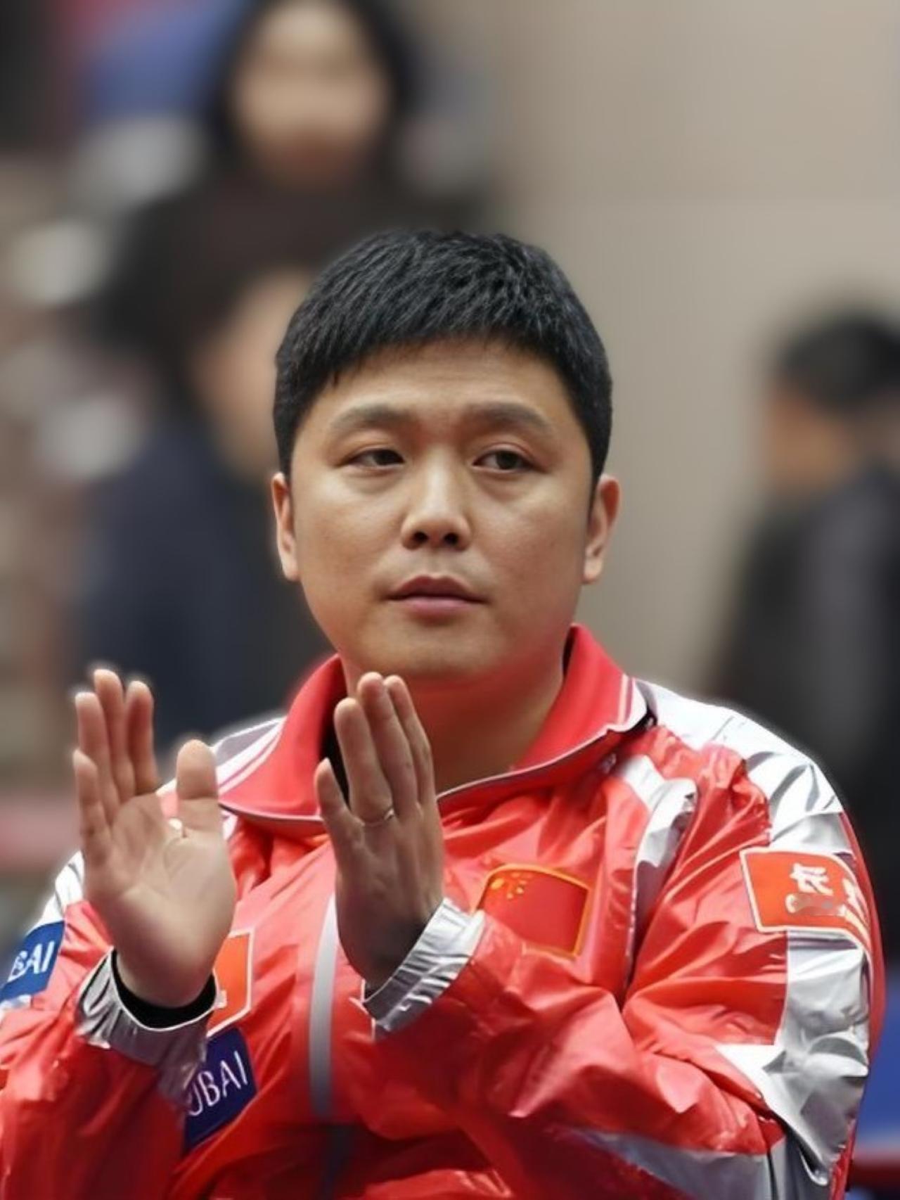 国乒刘教练喜欢不停的喊叫，为正在比赛的弟子出谋划策，成了空荡荡的赛场一道独特的风