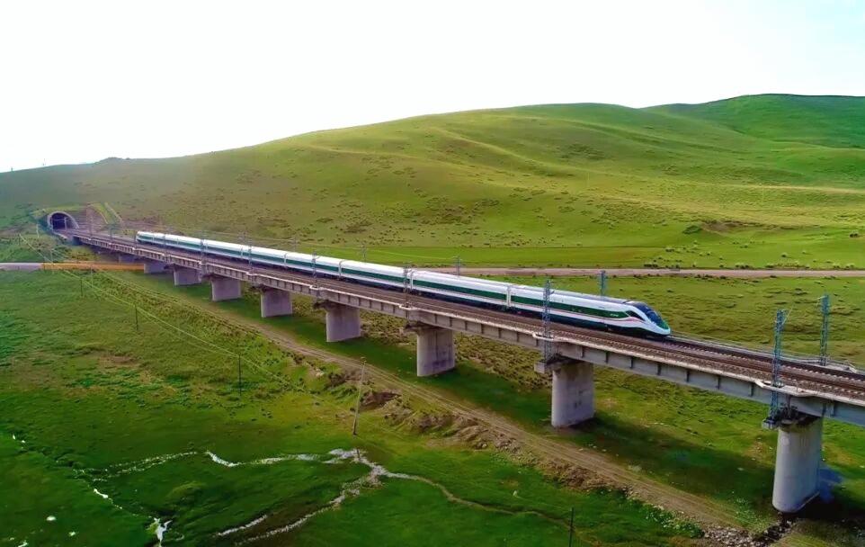 复兴号直抵拉萨，为啥这一步非走不可？青藏铁路格尔木到拉萨段要花137.46