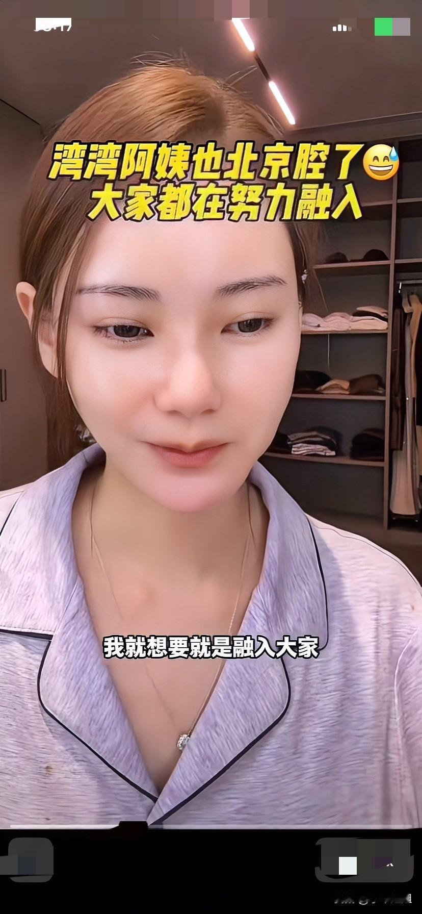 小梅自从有了儿子后，每天说话都脸带笑容！儿子长得漂亮，周正！奶奶，爷爷，爸爸，外