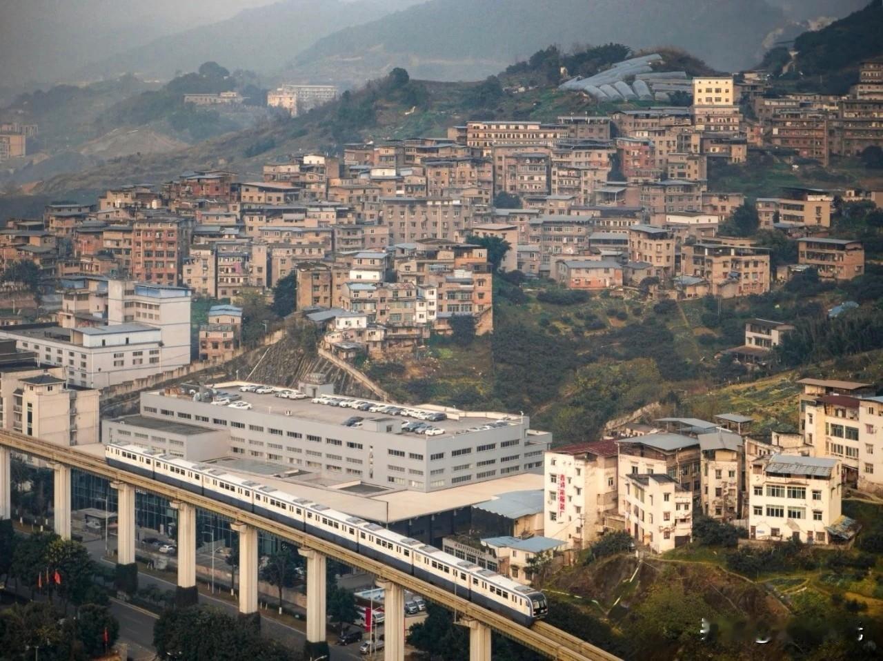 藏在巴南八公里的山城反差秘境，畅想改造后或将成为网红打卡地重庆巴南渝南大道