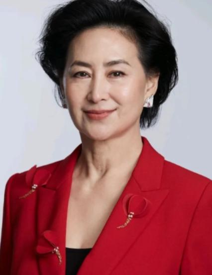 2022年，何超琼说：香港回归的时候，我爸爸跟我打赌，像上海这样的大城市多少年可