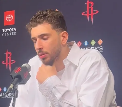 一切都是从公布全明星开始，申京心里肯定不爽。半个赛季看下来申京的护框和篮板绝对不