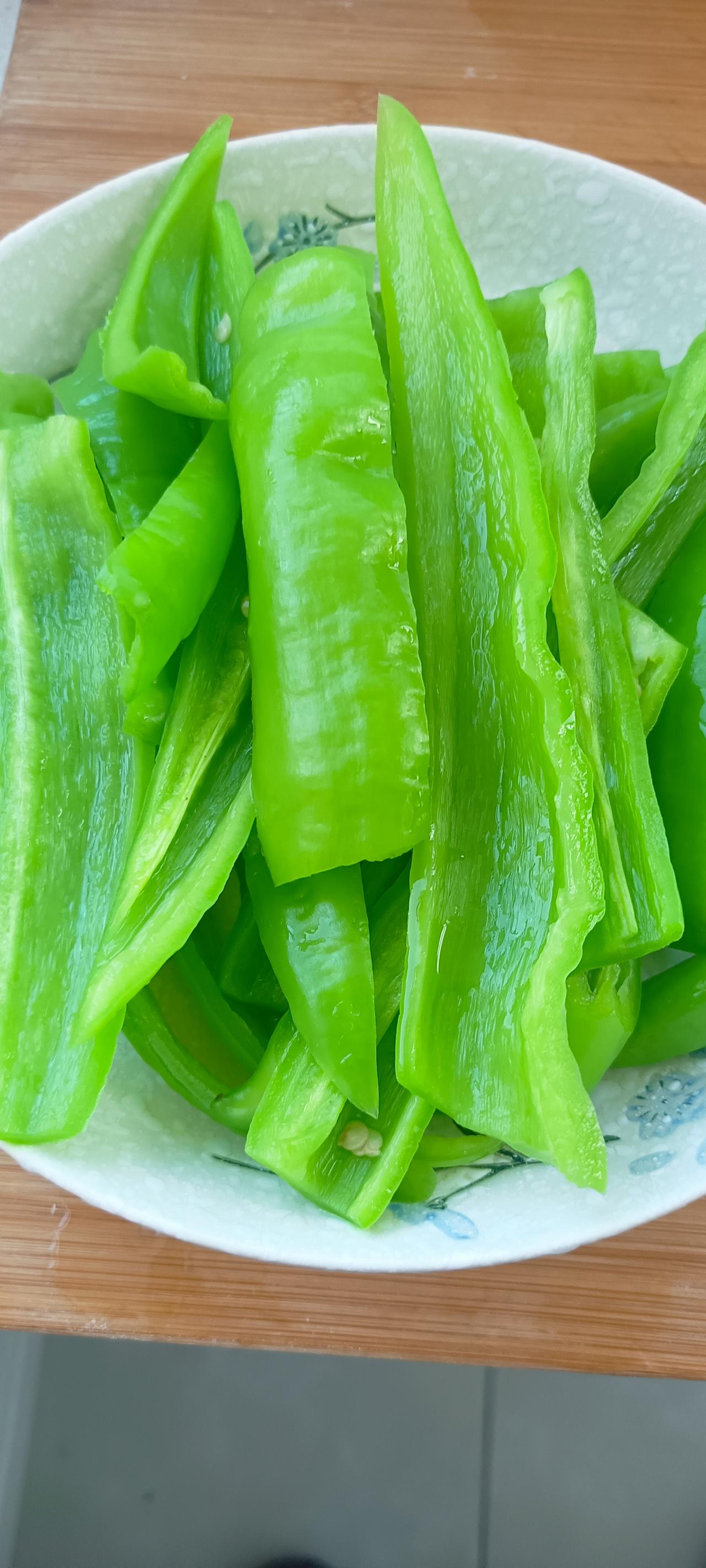 我真的是个矛盾的人，没什么立场！记得前些天，和我老公吵了一架，从此后我就开始不