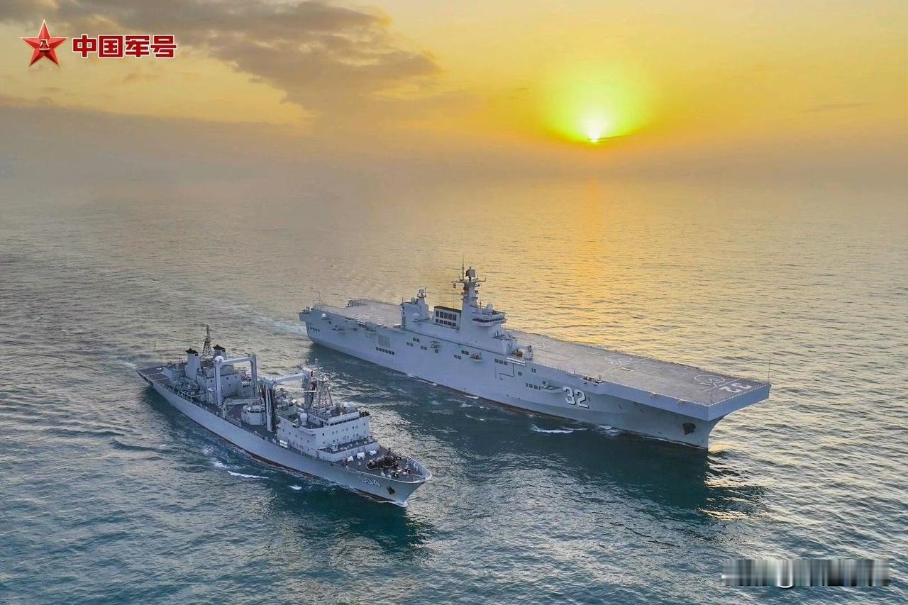 075频繁公开亮相，画面信息量有点大了……最近，官媒报道中，075两栖攻击舰