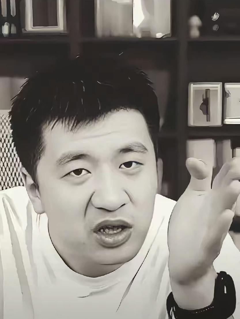 张雪峰跑了7公里，倒在办公室门口，心突然停了。他41岁，黑龙江农村出来的，郑州