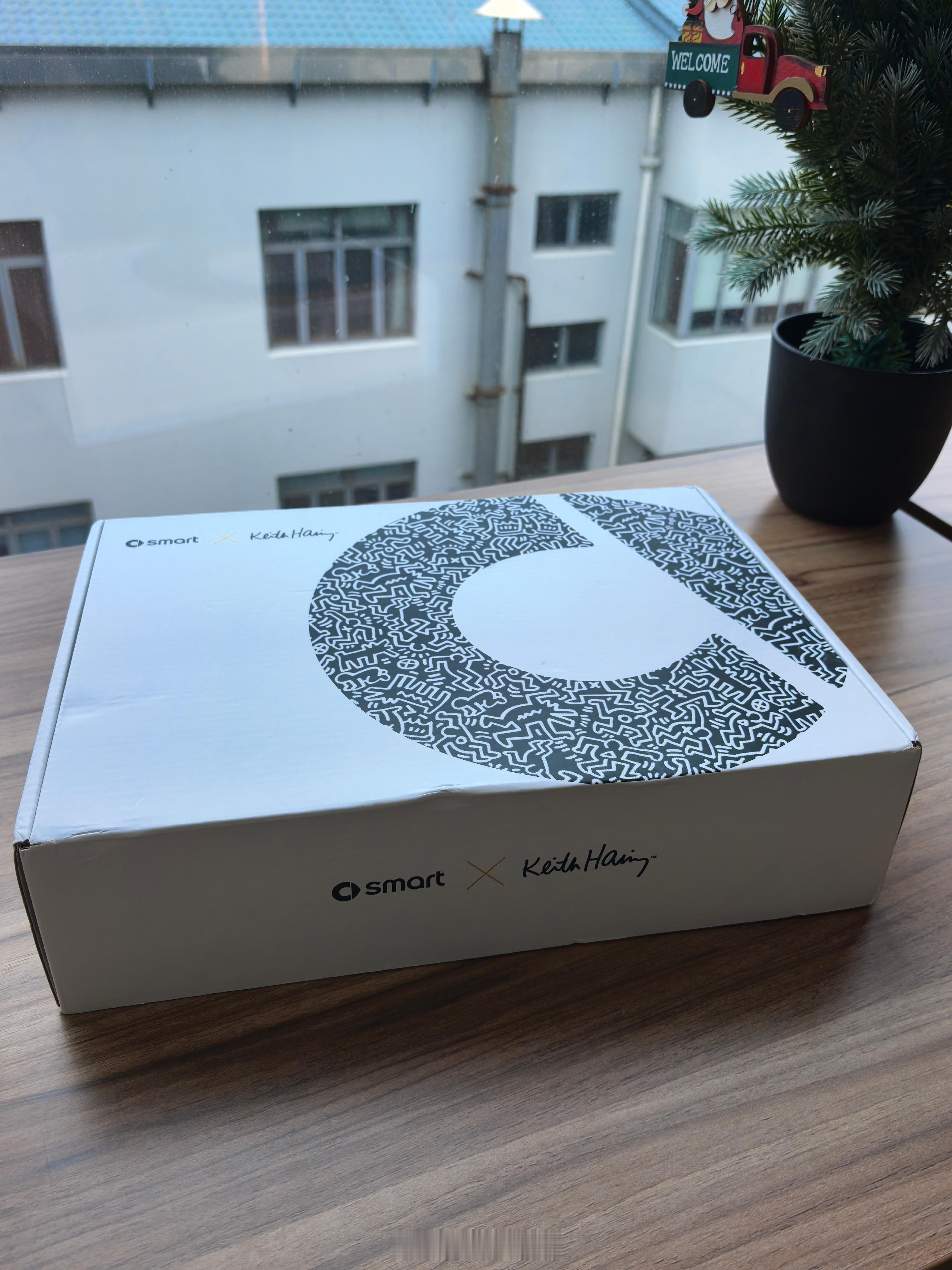 有人感兴趣吗？点个赞抽了。寄送的时候我会把盒子拿掉哦。