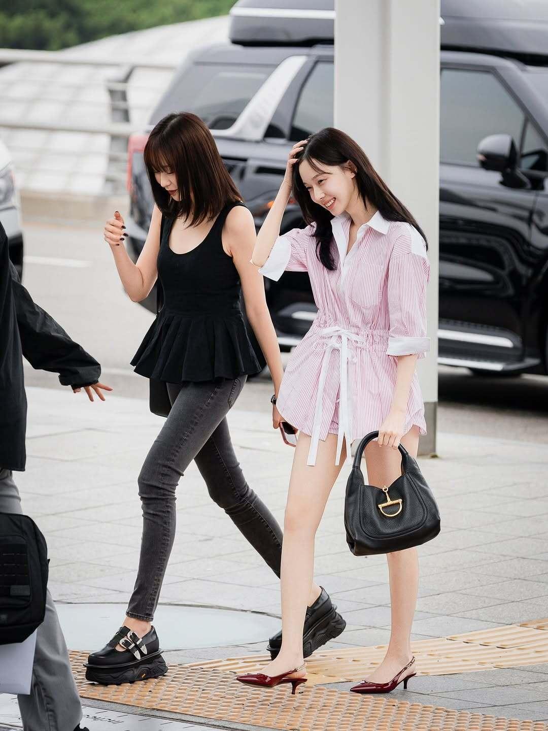 美腿与共🖤🩷​​​