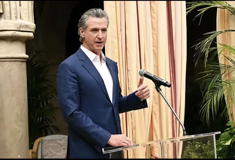 2月17号，加州州长纽森在社交媒体上发了一条消息，说要搞一件大事。 他说，加