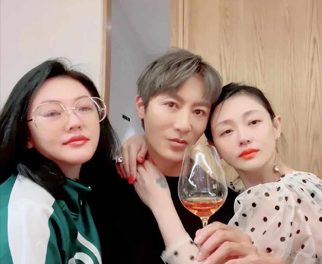 看了大s的这三张照片就知道她的去世，追根溯源，这一切过错皆归咎于汪小菲。究其