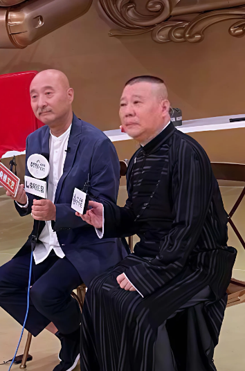 陈佩斯的《戏台》火了，郭德纲看了有点坐不住，不是他跃跃欲试又要拍电影，而是他