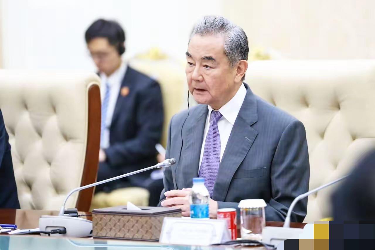 重磅！柬埔寨全力靠拢中国，释放的信号太关键柬埔寨这次直接拿出十足诚意，高调向