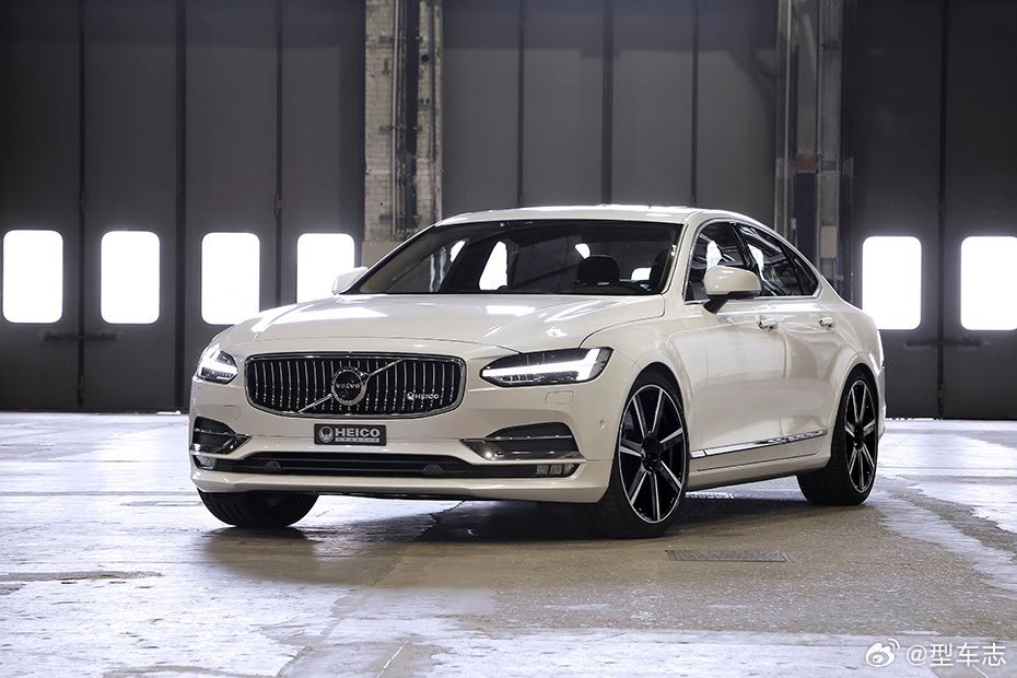 S90是十年前发布的。基本跟小改款Model S是同期产物。如今连号...