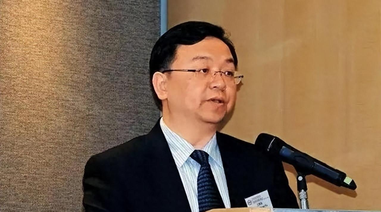 比亚迪账面现金骤减背后的真相：海外高增长能否撑住扩张大旗？2011年，比亚迪的中期业绩数据稳步上升，