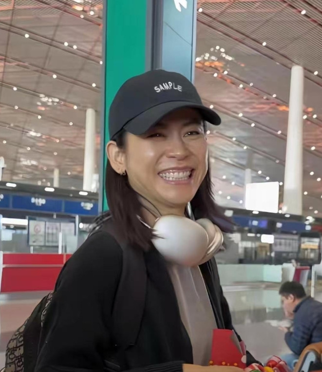 宣萱老成这样了？妥妥的一个黄脸婆形象，难怪近些年都没什么作品了，就这个模样也只能