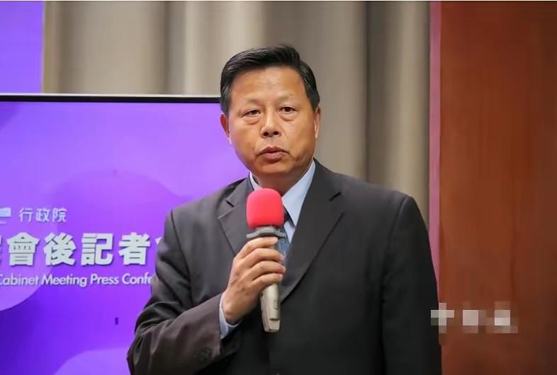 大陆刚结束台岛东部海域专项执法，民进党突然醒悟，岛内媒体罕见提到大陆的用词变化。
