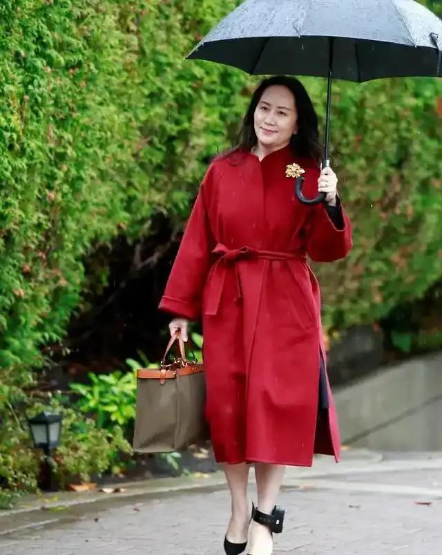 孟晚舟，当她由企业家变成民族斗士的时候，无疑是最高光的时刻。