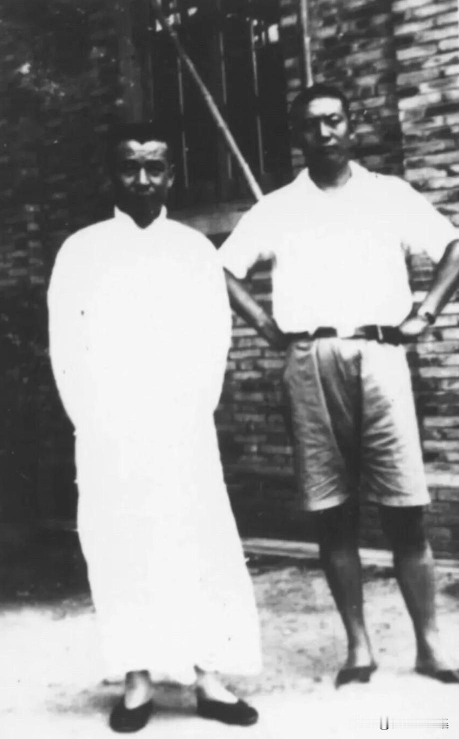 1936年，高崇民与杨虎城在西安的合影。当时他接受了中国共产党通过地下党员南汉宸