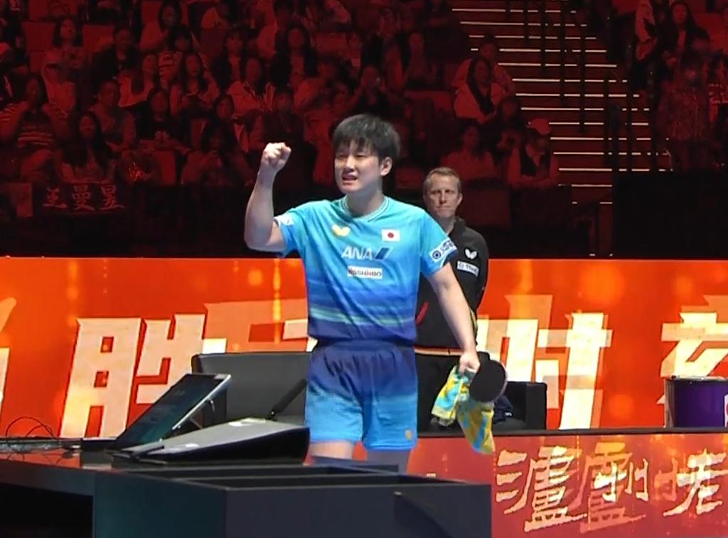为何邱党3:4输给了张本智和，把侯英超气坏了？侯英超说：邱党战术碾压张本智