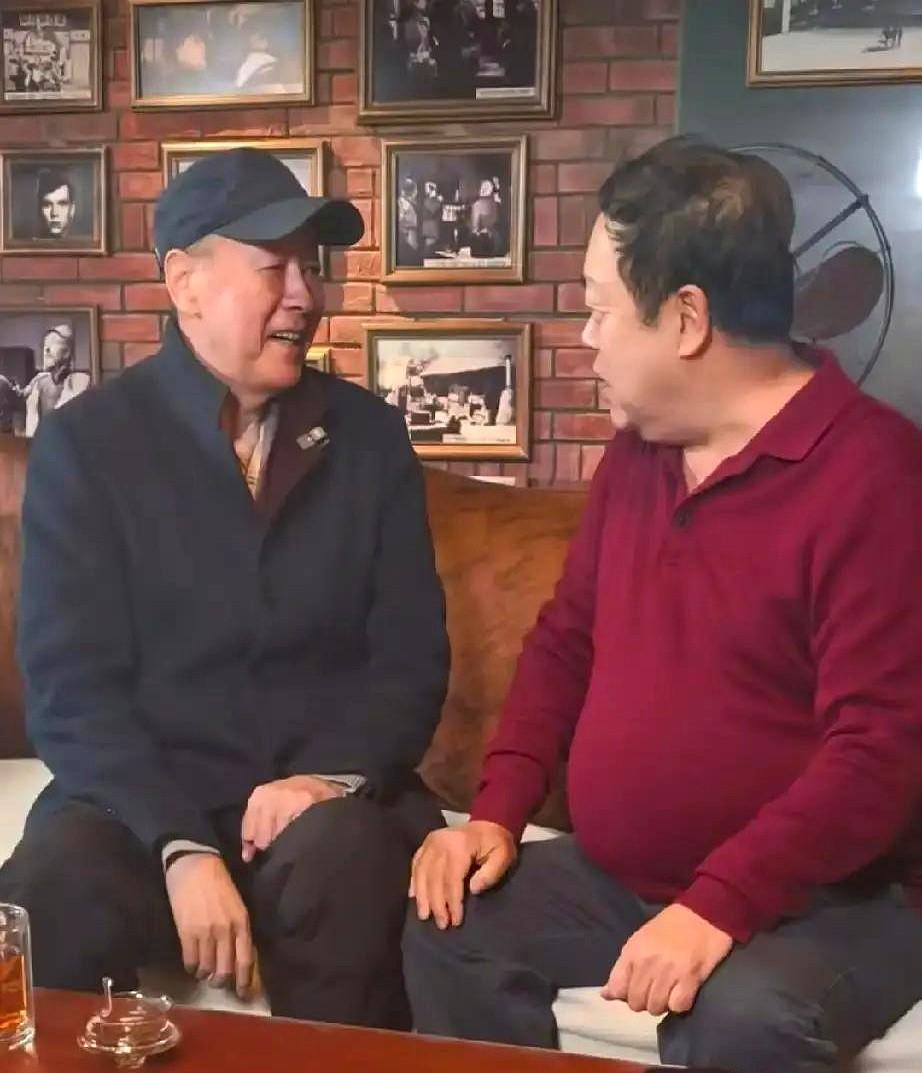 郭京飞演的《老舅》，可别又是个滤镜年代剧。作家孔二狗说，这剧就是他亲舅舅的真