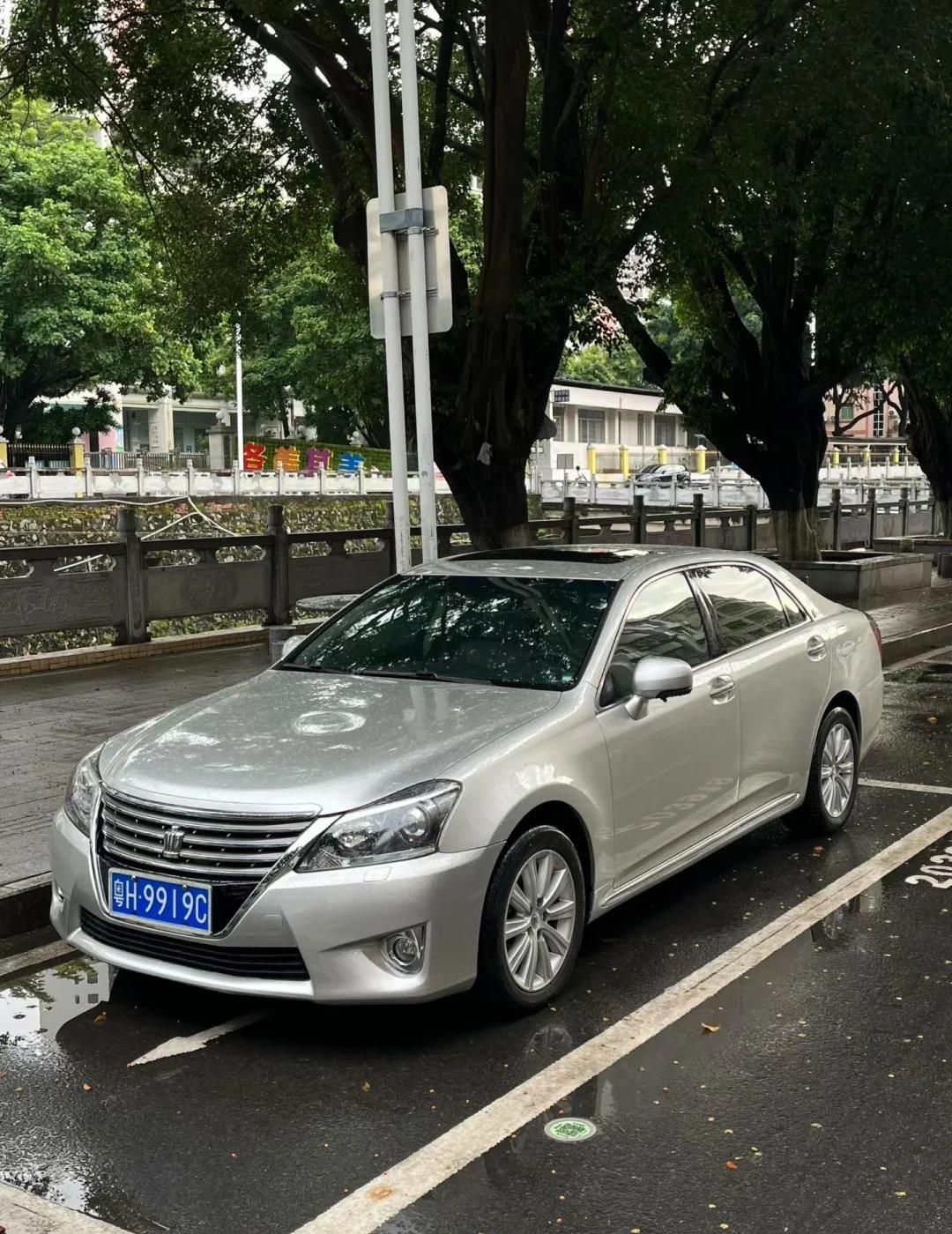 最美C级行政轿车代表作·皇冠2012一汽丰田·皇冠2.5LRoyal原车