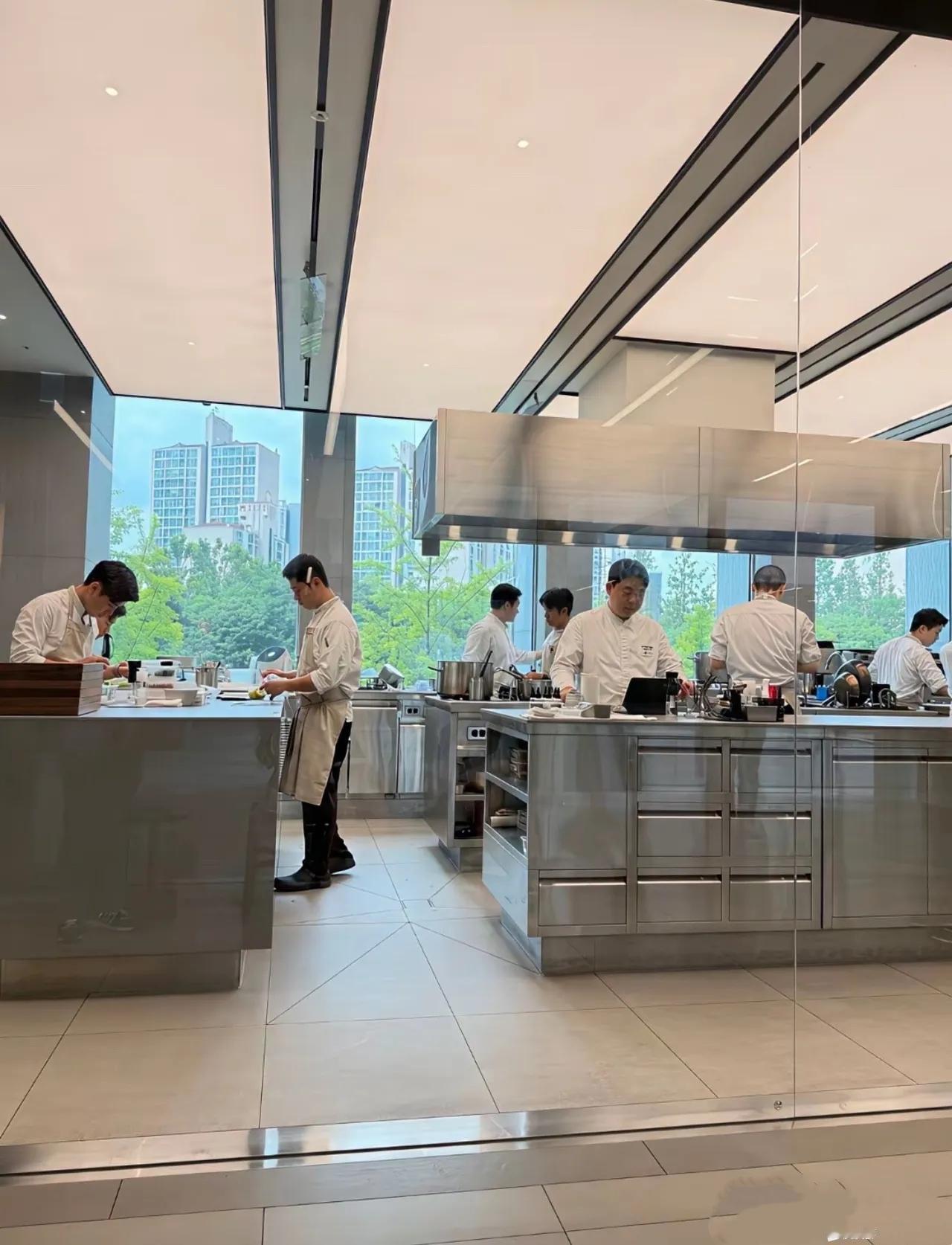 我要是不说，你能知道这是西贝的后厨吗