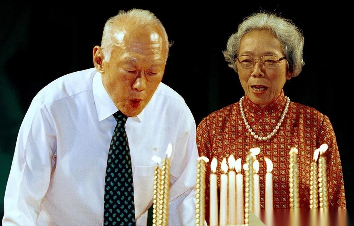 很现实的一段话：“美色，只租赁不购买；美丽根本不值钱，十个女人，就有一个好看的；