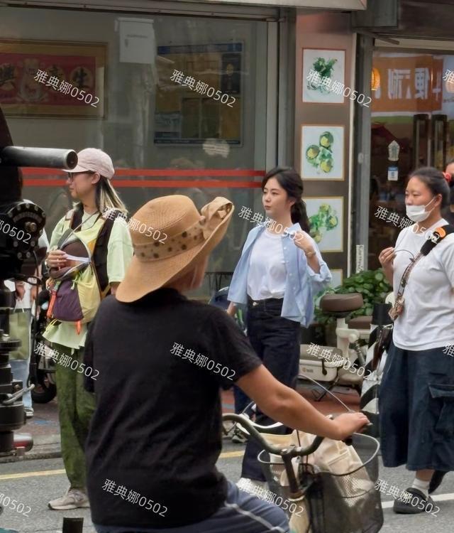 厦门街头偶遇谭松韵，我才恍然大悟，她不大红真不是演技问题