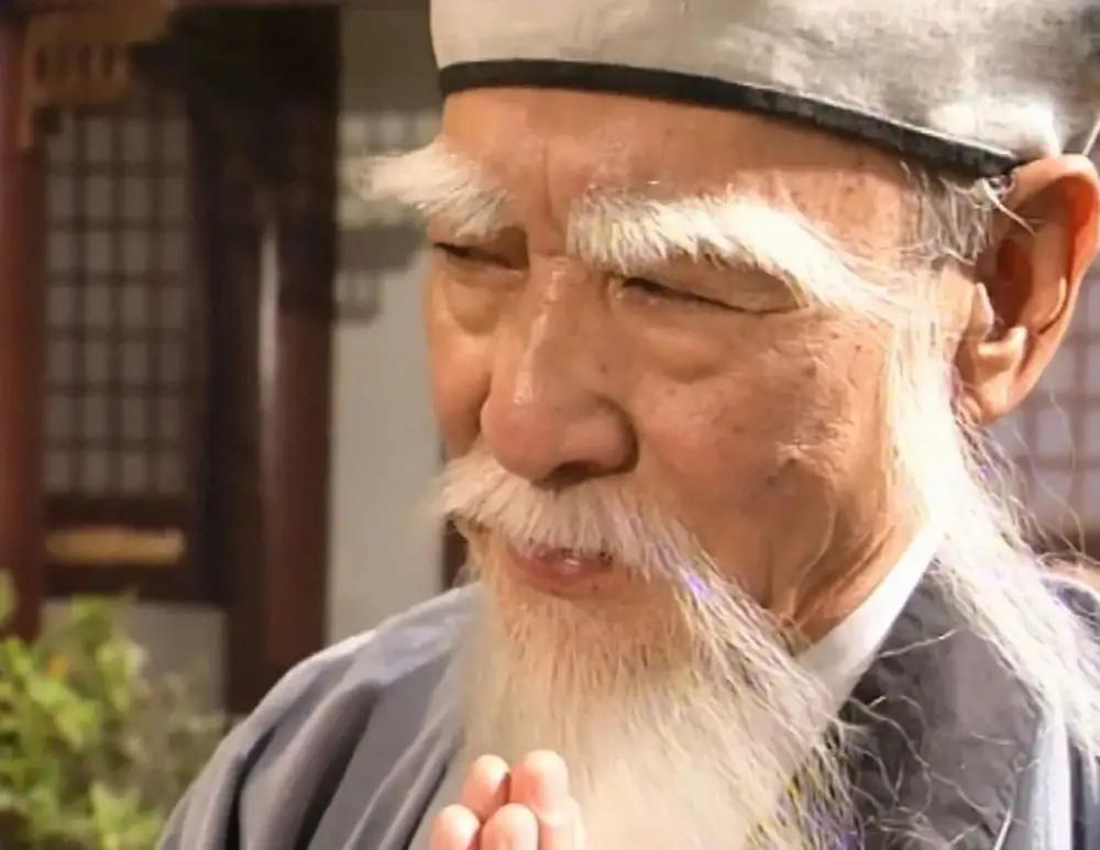 有3位逆天高手，让扫地僧无缘天下第一扫地僧很强，对付天龙四绝如同捏死蚂蚁那么