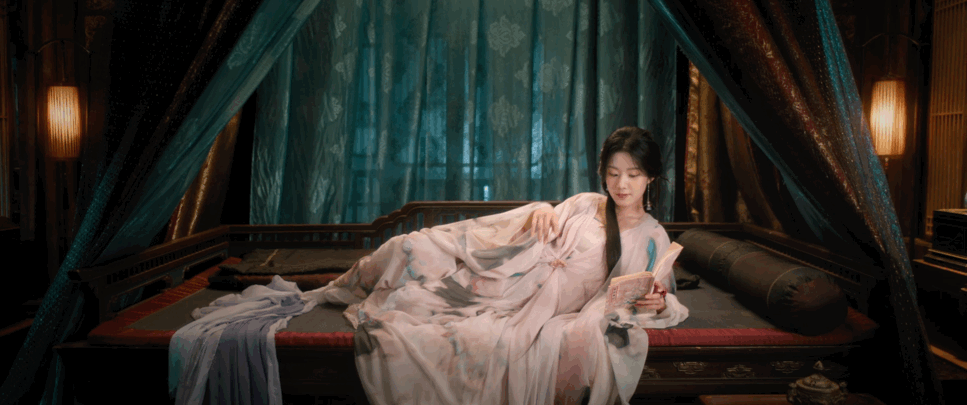 卢昱晓新剧妆造美出新高度卢昱晓好会演那种小表情，简直明意本意！眼神有戏，五官灵