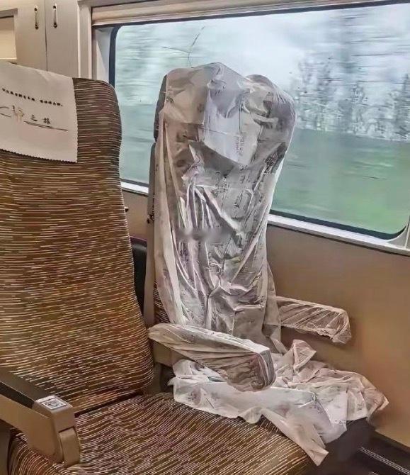 洁癖这么重！做什么高铁呢？