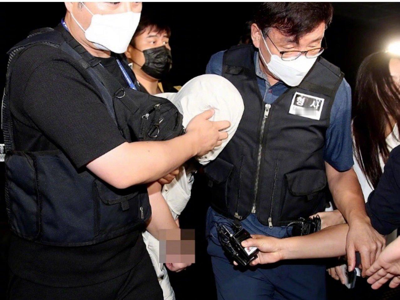 #热点事件##韩警方认定遇害女生与嫌犯曾是恋人#应该真的是恋人吧，我看到有人说韩国的新闻显示查过了聊