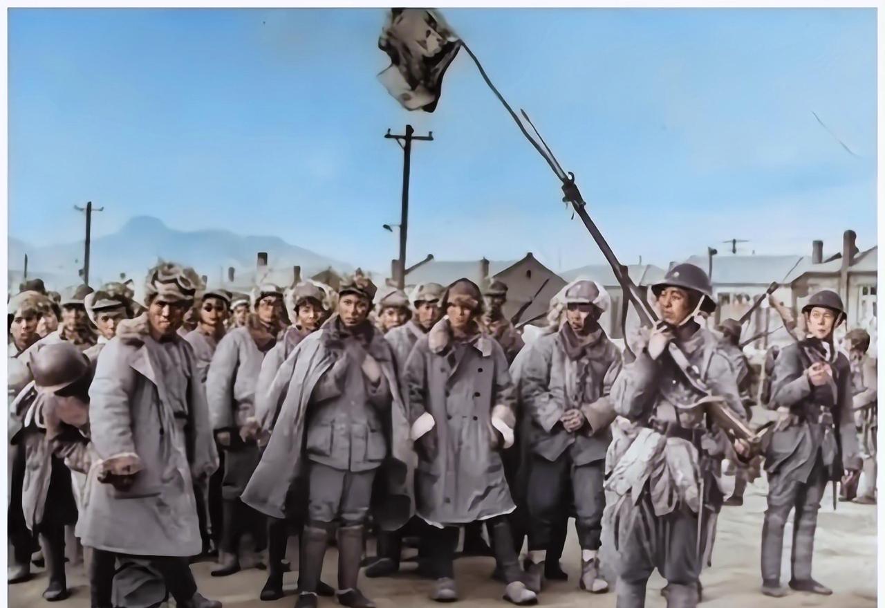 1949年，国军中将张际鹏随第一兵团司令官陈明仁在长沙起义，然而不久后张际鹏就叛