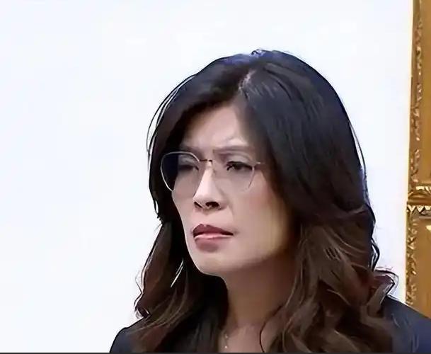 郑丽文失言了？台湾媒体报道说在昨天国民党内部培训课上郑丽文说马英九身体