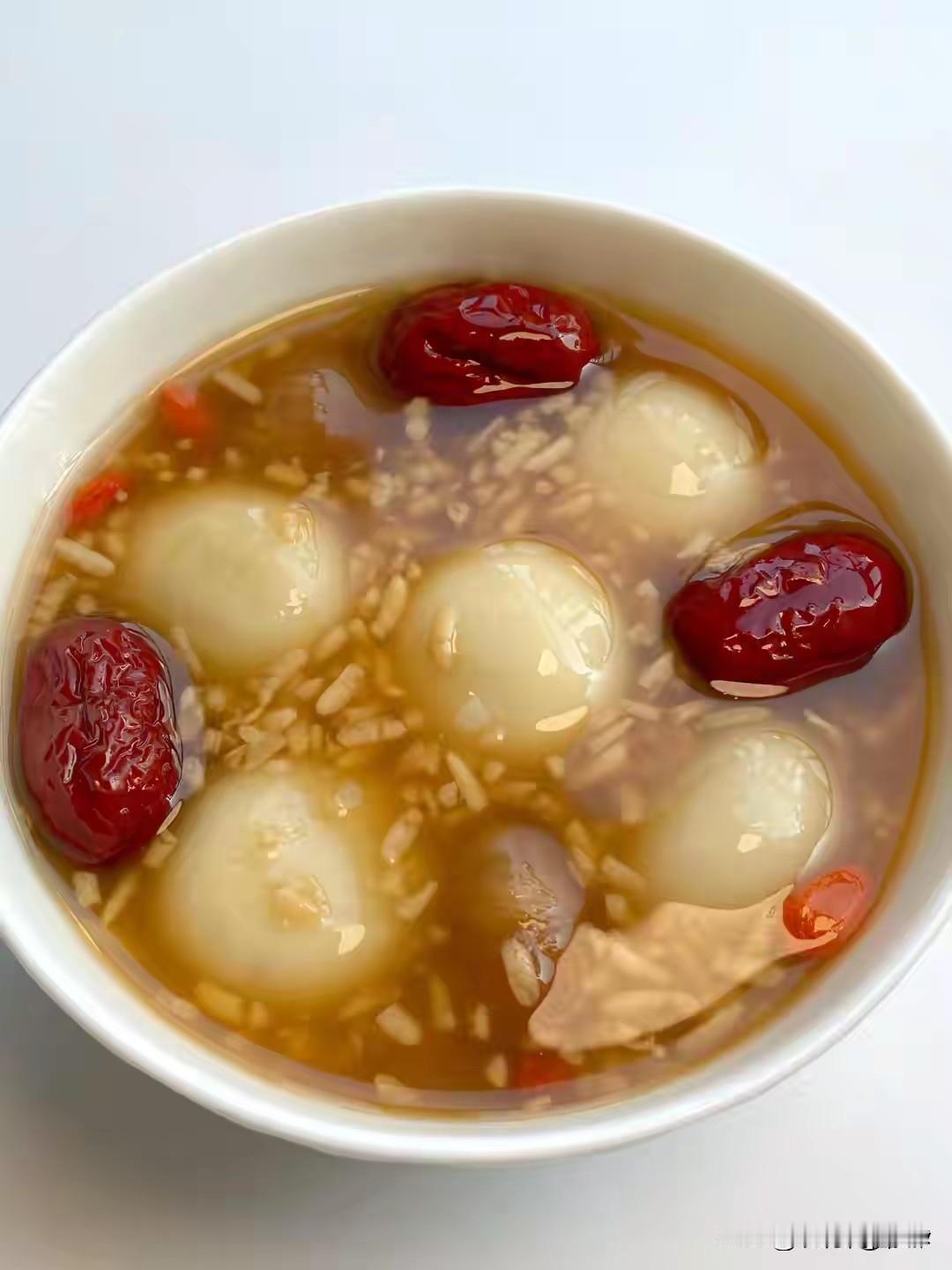 “初四吃4样，吃后财运旺”，明日大年初四，“吃4样”指的是啥？大年初四，是