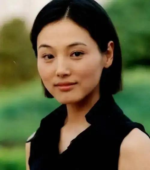 面相是不会骗人的！我给奶奶看了女演员张延的照片，她第一句话就说：找老婆就要找